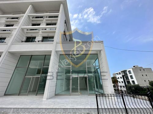 Girne Merkezde Muhteşem Konumda Kiralık Sendeli Dükkan !!