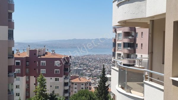 Bayraklık Körfez Evleri Mah Deniz Manzaralı 3 + 1 Satlık Daire