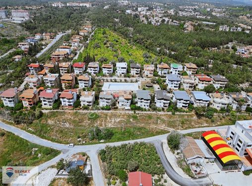 Remax Palm-kuyuluk'ta Bugi Sitesi'nde Yenilenmiş 6+1 Tripleks