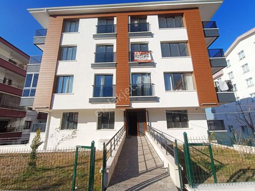 Seyranbağlarında Cadde Yanı Sıfır Bankonlu 1+1 Satılık Daire