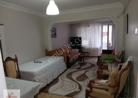 Zeynepkamil Ara Kat Masrafsız 1+1 Satılık Daire