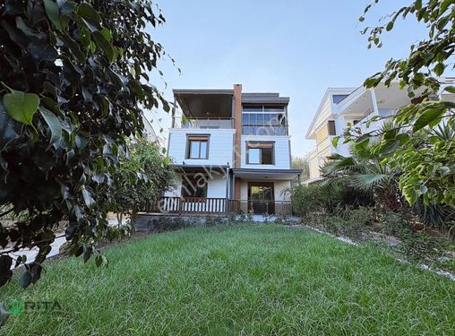 Rita'dan Mezitli Çankaya Mah. Full Yapılı Fourlex 750 M² Villa