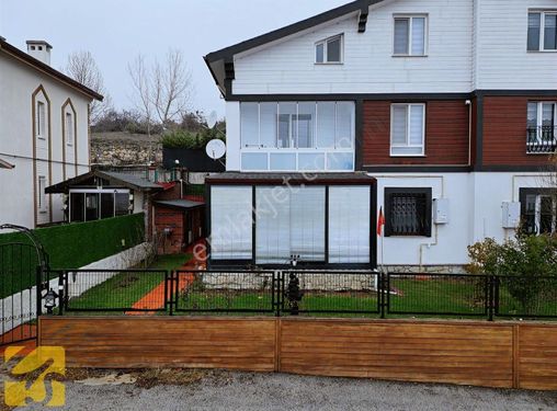 Bolu Alpağut Mahallesi'nde Manzaralı Lüks Tribleks Villa