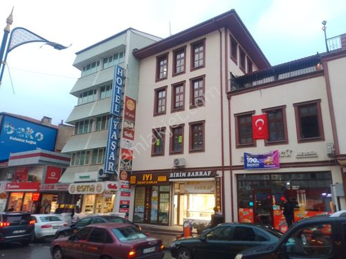 Akçay Emlak'tan Akşehir Dudu Kadın Çarşısında Şehrin Tam Merkezinde Kiralık Ofis-büro