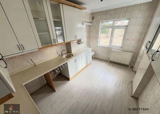 Rota'dan Ayvalı Cd Yanı Köşe Bina 3+1 Yapılı Çift Balkon Güney Cephe Daire!