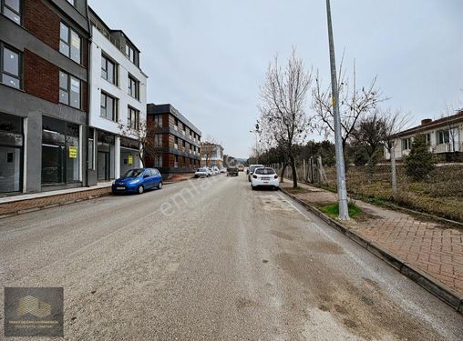 Büyükdere'de Ogüye Yakın Canyon Suit'te Kiralık Ticari Ofisler