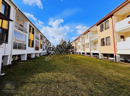 Batıkent'te Yapılı Site İçi Lüks 5+1 Villa