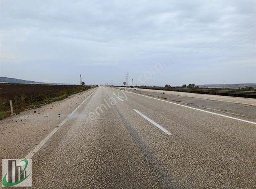 Özarslan Gayrimenkul'den Anayol Üzerinde Satılık Arazi