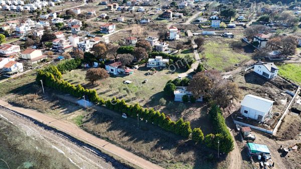 Yapıldak Saltık'ta Satılık Denize Sıfır Geniş Arazili Müstakil Ev