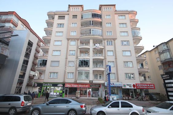 Ereğlikapı Mahallesinde 40mt Yol Üzeri Migros Yanı Kiralık 3+1 Daire