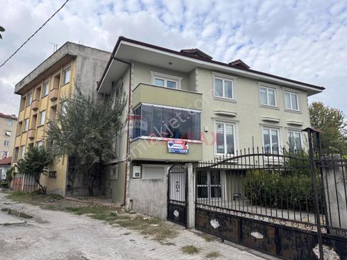 Remax İlknur Doğan Team -satılık Bahceli Mustakil Villa