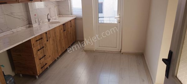 Suğuksu Mahallesinde Parka Cephe 3+1 140m2