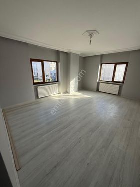 Üç Kardeşler'den İsmetpaşa Mh Satlık 2+1 95m² Arakat Daire