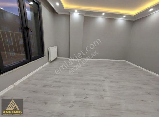 Arzu Emlaktan 75. Yıl Mah Kiralık 85m2 2+1 Asansörlü Ara Kat