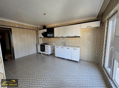 Yükseltepe Mahallesi Şengülüm Market Yakını 4+1/150m2 Kiralık