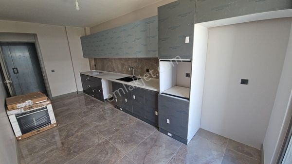 Çengelköy Has Bahçe Evlerinde 3+1/120 M2 Ara Kat Sıfır Daire Site İçerisinde