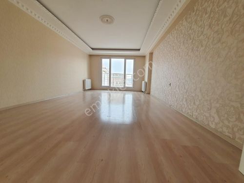 Murat Gayrimenkul Den Kanuni Mah Caddeye Bir Bina Ara Kat Geniş Kiralık 3+1 Daire 18.500 Tl