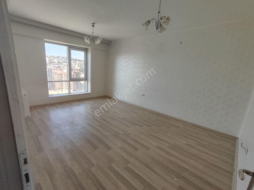 2+1 İçi Yapılı Ara Kat İskanlı Daire