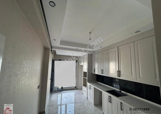 Ayşah'tan Karahasanlı'da 3+1 150 M2 Ebeveyn Banyolu Satılık Daire