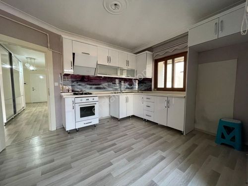 Bağlarbaşı Mh Sinde Cadde Üzeri Bağımsız Full Yapılı 3+1 Daire !