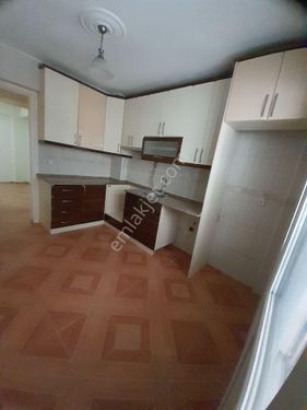 Kiralık 2+1 90 M2 Doğalgazlı 2.ci Kat Masrafsız Temiz Güzel Bir Daire