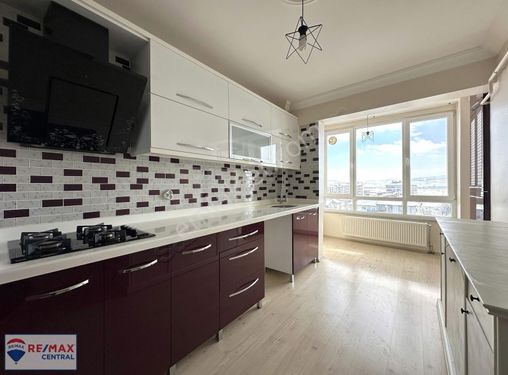 Remax Central'dan Şeyh Şamil Mah.'de Bakımlı 3+1 Kiralık Daire