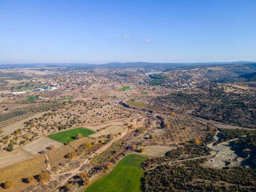 Merkez Akçapınar'da Yolu Mevcut İyi Konumda Tarla