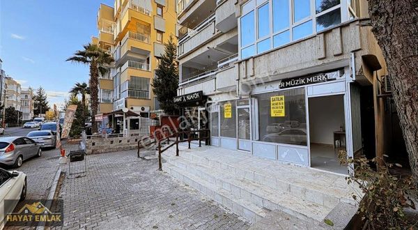 Hayat Emlak'tan Emniyet Caddesi Cepheli Eşsiz Konumda Dükkan