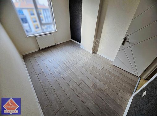 Yükseltepe'de Cadde Yakını Manzaralı 3.katta Kiralık 2-banyo 4+1