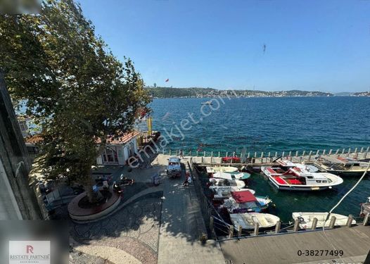 Beylerbeyi İskelesi'nde Muhteşem Manzaralı Satılık Yalı Dairesi