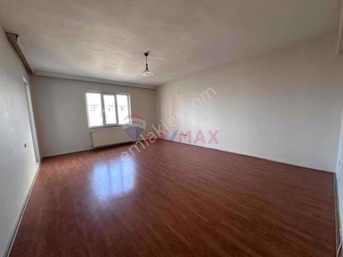 Remax Gelişimden Metrobüse Yürüme Mesafesinde Site İçi Satılık 3+1 145 M2 Daire