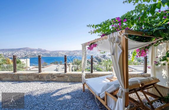 Bodrum Gündoğan'da Panaromik Manzaralı Villa