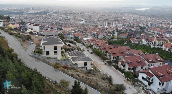 Turkic Brokerdan Denizli Ve Orman Manzaralı Natamam 360 M² Villa