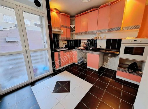 Güngören Merkez Mahallesinde 3+1 130 M2 2.kat Acil Kiralık Daire