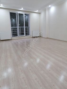 Doğan Araslının Dibinde Satılık 140m² Satılık Ara Kat Daire