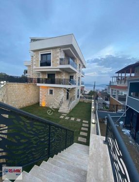 Remax Best Tuğyan Can Koç'tan Yeni Foça Da Satılık 2+1 Dublex