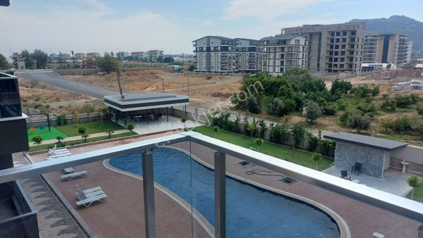 Havuzlu Yeni Sitede Full Yeni Eşyalı 1+1 Daire