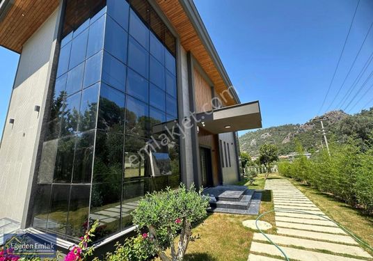 Egeden Emlak Marmaris Merkezde Satılık Müstakil Villa