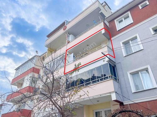 Denize Pazara Yakın Merkezi Konumda Eşyalı İskanlı Satılık 2+1