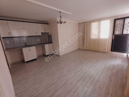 Çalıca Mahallesinde Merkezi Lokasyonda Kiralık Giriş Kat Daire