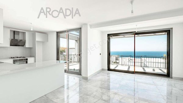 Arcadia Sitesinde Deniz Manzaralı 2+1 Üst Kat Daire