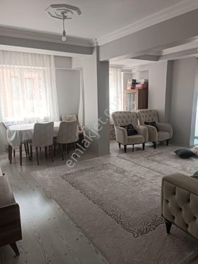 Gaziosmanpaşa Şemsipaşa Mahallesinde 250m2/4+2/ Dubleks Daire