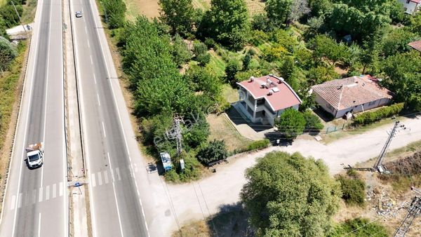 Satılık Ana Yol Kenarı 1300m2 Bahceli Villa