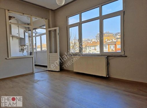 Fahri Atabey Caddesi Üzerinde 2.kat 2+1 Kiralık Daire