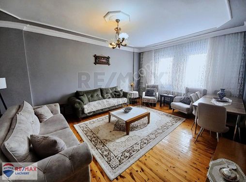 Re/max Lacivert'ten Yıldızkent'te Yatırımlık Satılık 3+1 Daire