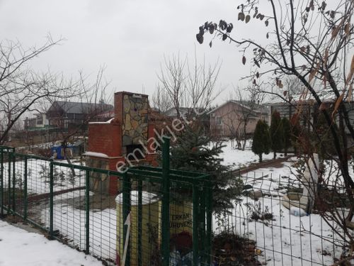 Lezgi Cam Evlerinde Satılık 480 M2 Bahceli 2+1 Müstakil Ev