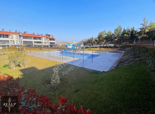 Tatil Köyünde Dubleks 2+1 Villa