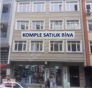 Çekmeköy Ulubatlıhasan Caddesinde Komple Satılık Bina