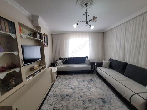 Sancaktepe Mevlana Mah Satılık 2+1 100m2 Toprak Tapulu Daire