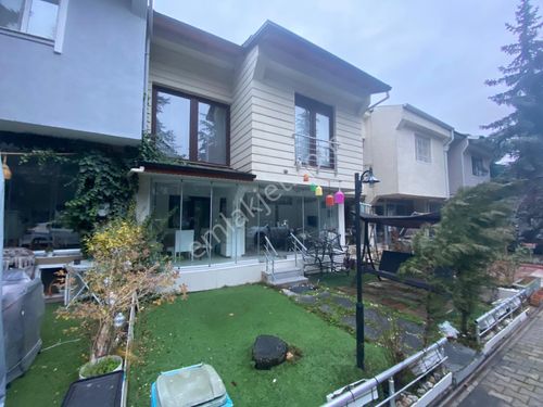 Göztepe Mah. Oluşum Sitesinde Yerden Isıtma Ebeveyn Banyolu Satılık 4+1 Villa